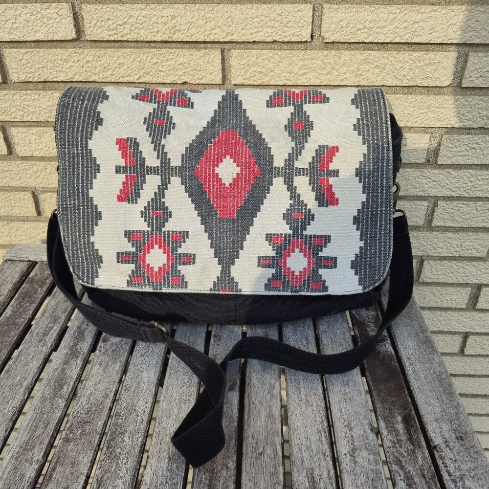 Billabong Canvas Messenger Bag, Boho Southwest Aztec Print , Oversized, Unisex
